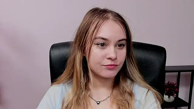 Snapshot of kitty_valeria chatting on 02.02.26 kitty valeria online show from 02.02.26