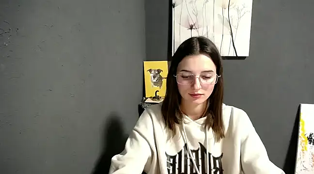 lady olivia  online show from 12.10.24