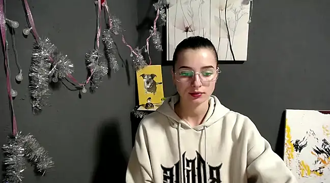 lady olivia  online show from 12.19.24