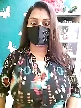 Snapshot of Riya_Sexy_Baby chatting on 02.04.25 Riya Sexy Baby online show from 02.04.25