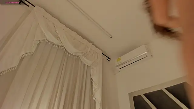 Snapshot of Samanntha_Rose chatting on 02.12.26 Samanntha Rose online show from 02.12.26