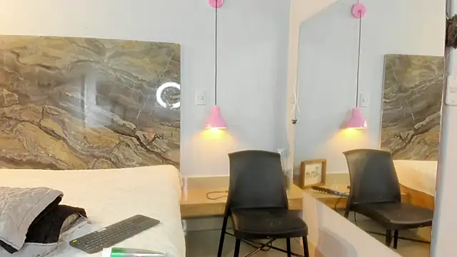 Alisson zambrano online show from 12.18.25