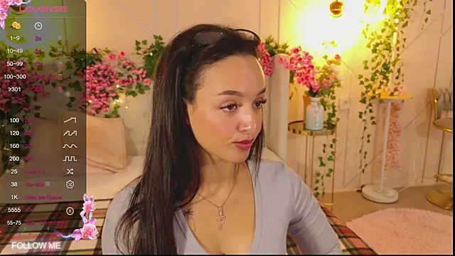 Lolly Neal online show from 10.14.25