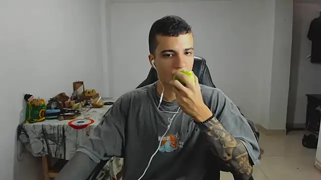 Snapshot of Balo_lovers chatting on 01.24.25 Balo lovers online show from 01.24.25