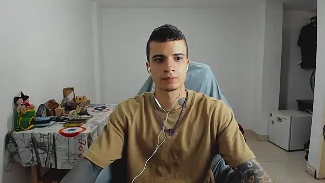 Snapshot of Balo_lovers chatting on 01.28.25 Balo lovers online show from 01.28.25