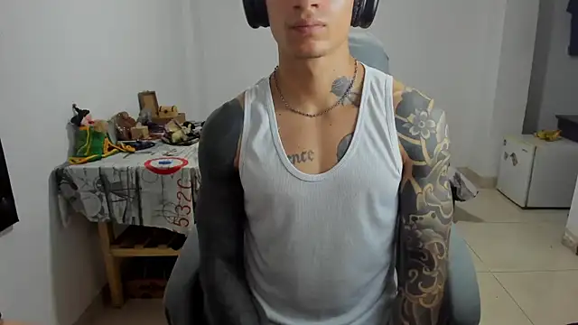 Snapshot of Balo_lovers chatting on 03.01.25 Balo lovers online show from 03.01.25