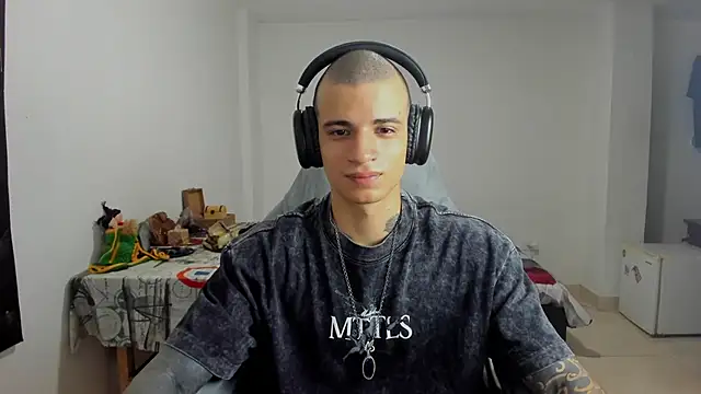 Snapshot of Balo_lovers chatting on 03.05.25 Balo lovers online show from 03.05.25