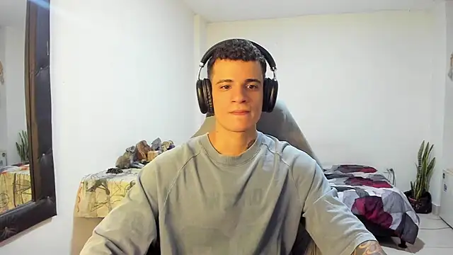 Snapshot of Balo_lovers chatting on 12.02.25 Balo lovers online show from 12.02.25