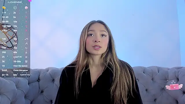 Snapshot of Victoria_Adams14 chatting on 01.28.25 Victoria Adams14 online show from 01.28.25