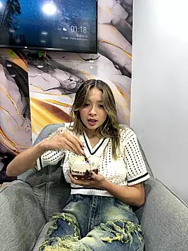 Victoria Adams14 online show from 01.09.26