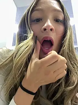 Victoria Adams14 online show from 01.11.26