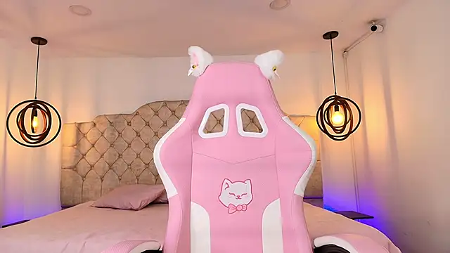 Victoria Adams14 online show from 04.22.26