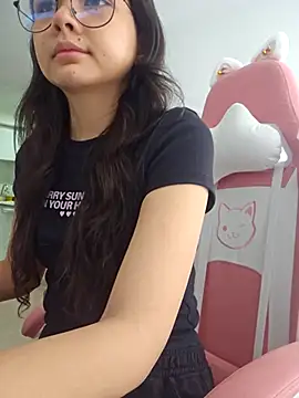 azumiichan online show from 10.03.25