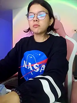 azumiichan online show from 10.16.25