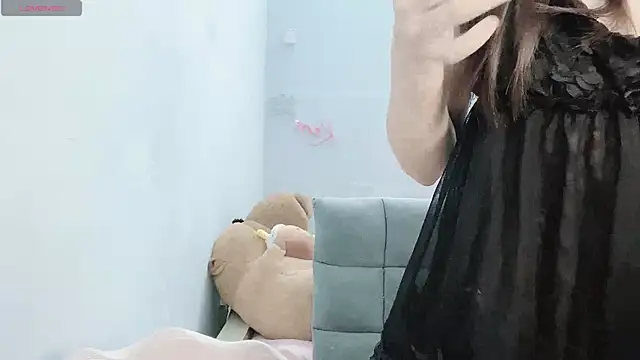 tanhxiu online show from 12.14.24