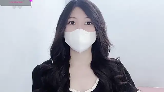 tanhxiu online show from 10.25.25