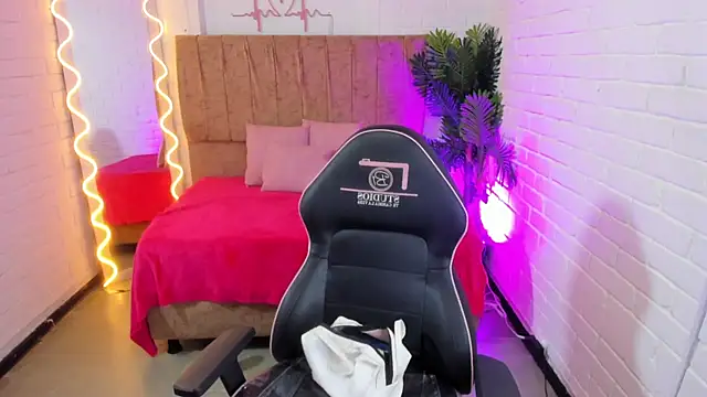 Chiara tay online show from 10.14.25