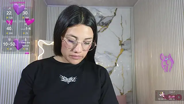 Chiara tay online show from 04.14.26