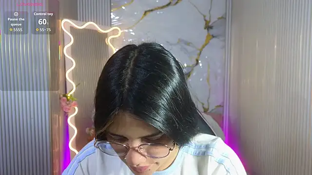 Chiara tay online show from 04.17.26