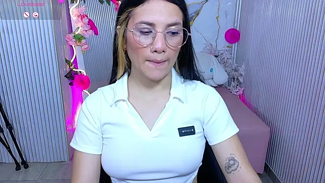 Snapshot of Chiara_tay chatting on 07.06.26 Chiara tay online show from 07.06.26