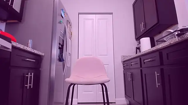 Snapshot of AngieDaniels1 chatting on 11.12.25 AngieDaniels1 online show from 11.12.25