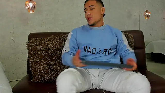 Snapshot of Bryson_Collins_ chatting on 01.02.25 Bryson Collins online show from 01.02.25