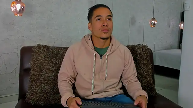 Snapshot of Bryson_Collins_ chatting on 01.13.25 Bryson Collins online show from 01.13.25