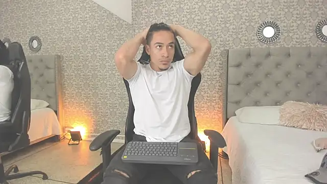 Snapshot of Bryson_Collins_ chatting on 01.14.25 Bryson Collins online show from 01.14.25
