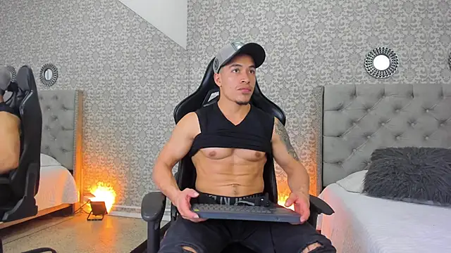 Snapshot of Bryson_Collins_ chatting on 01.16.25 Bryson Collins online show from 01.16.25