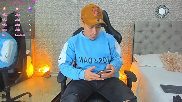 Snapshot of Bryson_Collins_ chatting on 02.05.25 Bryson Collins online show from 02.05.25