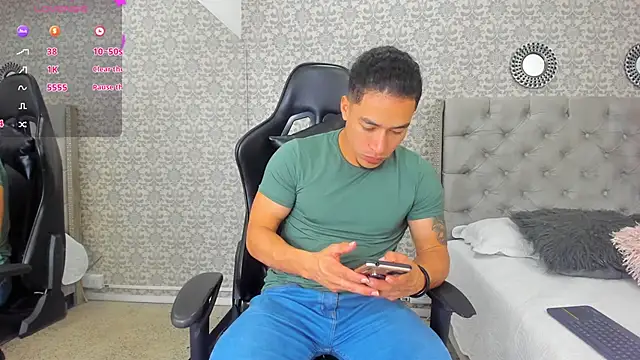 Snapshot of Bryson_Collins_ chatting on 02.06.25 Bryson Collins online show from 02.06.25
