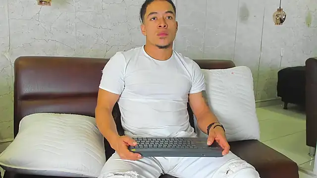 Snapshot of Bryson_Collins_ chatting on 02.07.25 Bryson Collins online show from 02.07.25