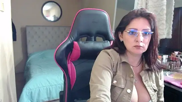 Carol Scottt online show from 03.06.26