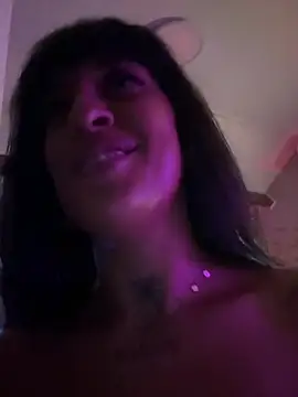 Snapshot of CarolaDrago chatting on 07.17.26 CarolaDrago online show from 07.17.26
