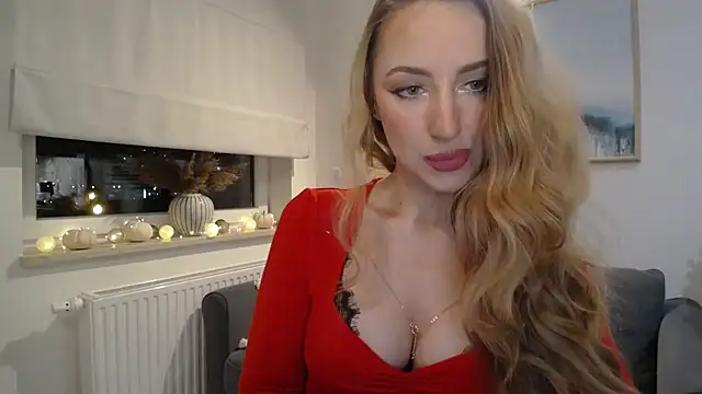 Snapshot of JulietteDiamond chatting on 11.20.25 JulietteDiamond online show from 11.20.25