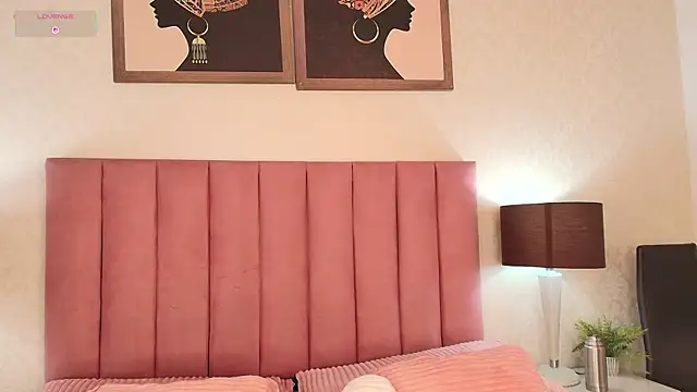 Snapshot of celine_golden1 chatting on 10.28.25 celine golden1 online show from 10.28.25