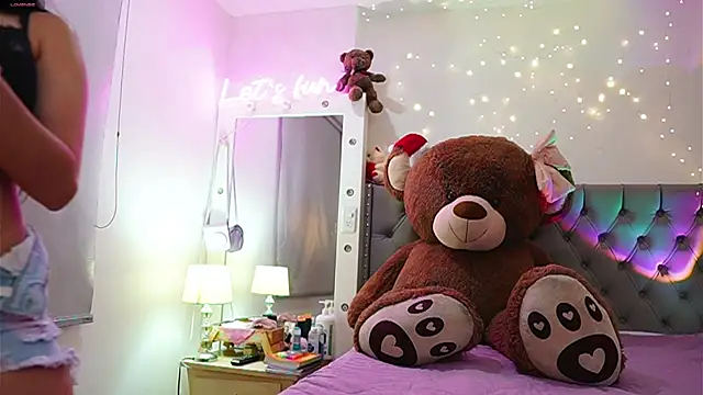 Tiana sanders online show from 12.16.24