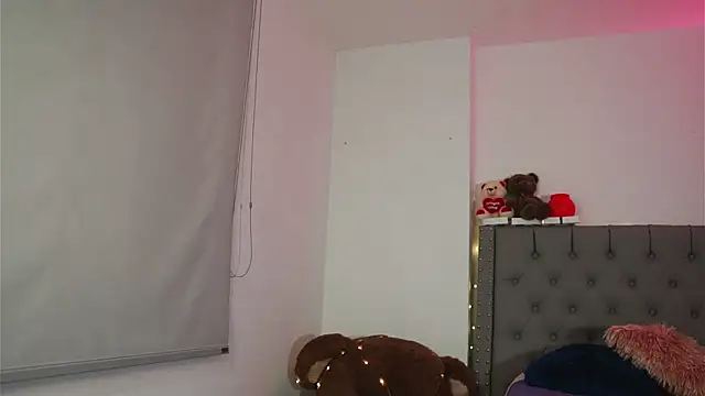 Tiana sanders online show from 11.11.25