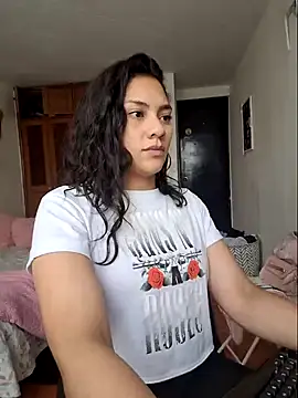 Thaliacooper  online show from 12.19.24