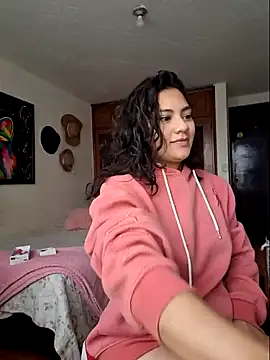 Thaliacooper  online show from 12.21.24