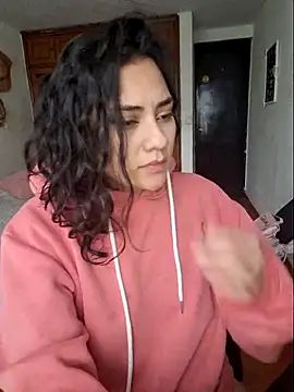 Thaliacooper  online show from 12.24.24