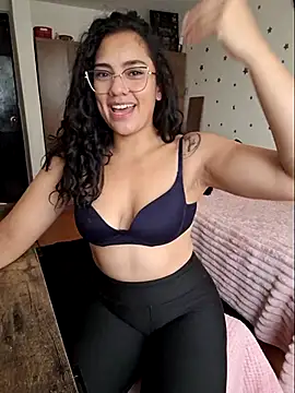 Thaliacooper  online show from 02.12.26