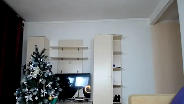 Snapshot of AlmaSquirt chatting on 12.20.24 AlmaSquirt online show from 12.20.24