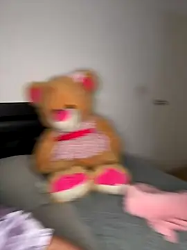 Snapshot of msschloee_ chatting on 10.26.25 msschloee online show from 10.26.25