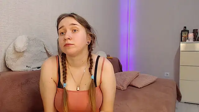 Snapshot of lovely_hayley chatting on 01.03.25 lovely hayley online show from 01.03.25