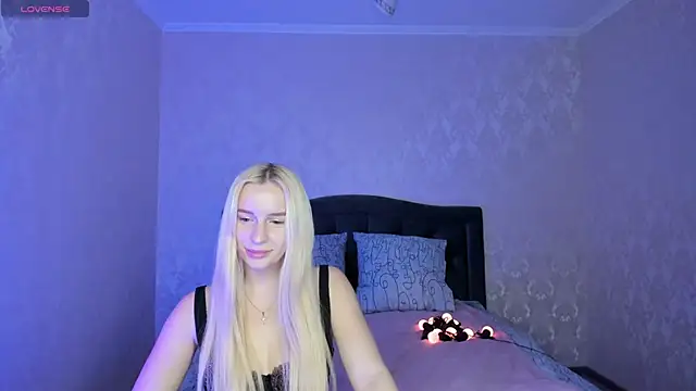 Snapshot of Amanda054 chatting on 12.23.24 Amanda054 online show from 12.23.24