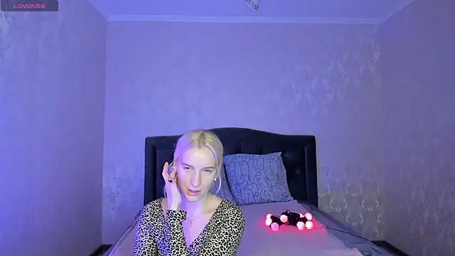 Snapshot of Amanda054 chatting on 01.27.25 Amanda054 online show from 01.27.25