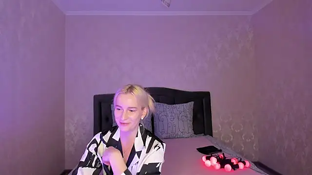 Snapshot of Amanda054 chatting on 02.24.25 Amanda054 online show from 02.24.25
