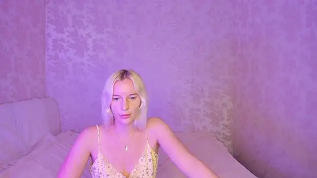Snapshot of Amanda054 chatting on 09.14.25 Amanda054 online show from 09.14.25