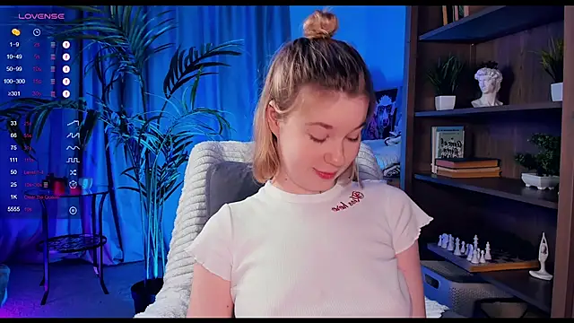 PollyHathor online show from 02.22.25